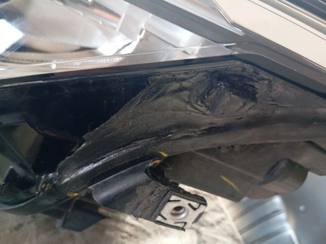 bontott VW GOLF VIII Bal Ledes Fényszóró