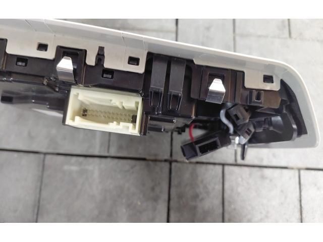 bontott VW GOLF VIII Beltér Világítás Első