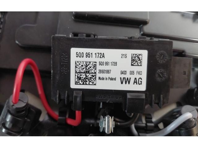 bontott VW GOLF VIII Beltér Világítás Első