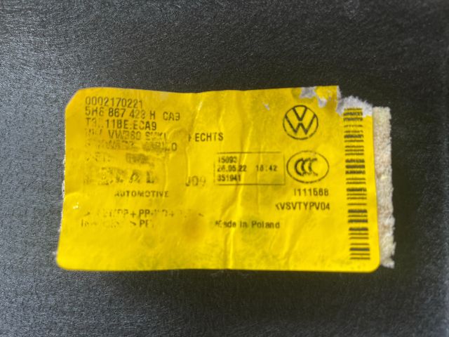 bontott VW GOLF VIII Csomagtér Kárpit