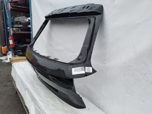 bontott VW GOLF VIII Csomagtérajtó (Üres lemez)