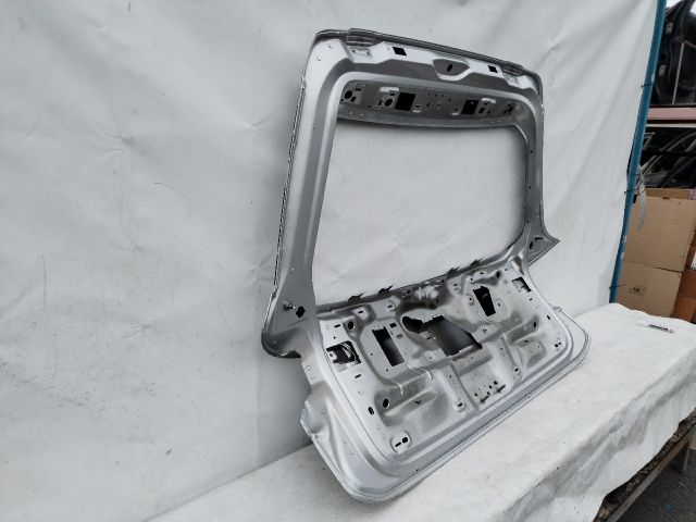 bontott VW GOLF VIII Csomagtérajtó (Üres lemez)