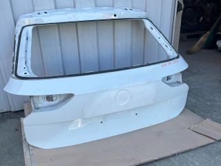 bontott VW GOLF VIII Csomagtérajtó (Üres lemez)