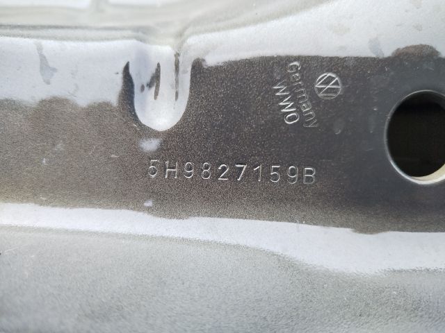 bontott VW GOLF VIII Csomagtérajtó (Üres lemez)