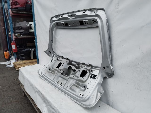 bontott VW GOLF VIII Csomagtérajtó (Üres lemez)