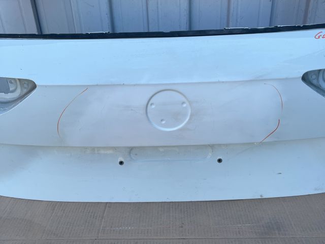 bontott VW GOLF VIII Csomagtérajtó (Üres lemez)