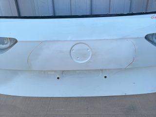 bontott VW GOLF VIII Csomagtérajtó (Üres lemez)