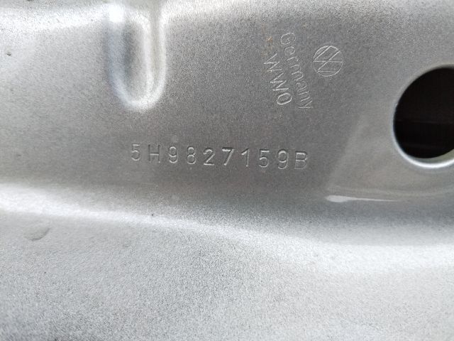 bontott VW GOLF VIII Csomagtérajtó (Üres lemez)