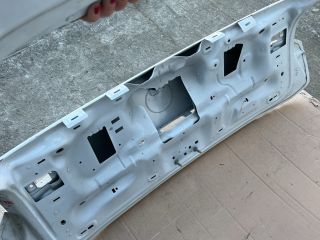 bontott VW GOLF VIII Csomagtérajtó (Üres lemez)