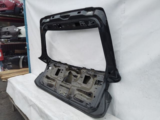 bontott VW GOLF VIII Csomagtérajtó (Üres lemez)