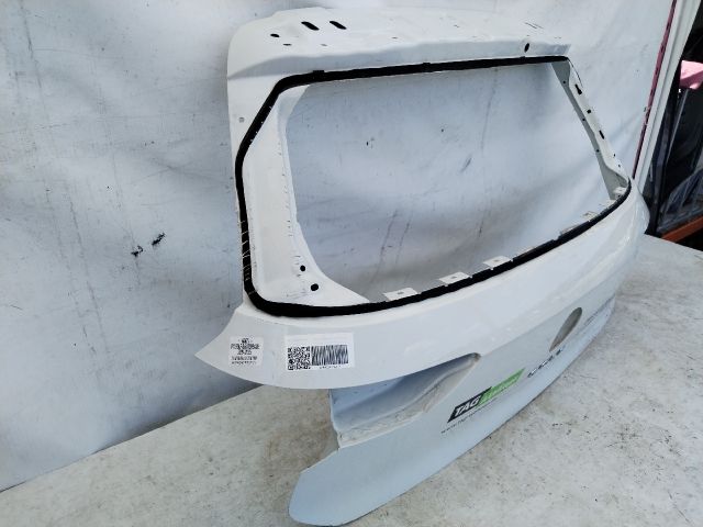 bontott VW GOLF VIII Csomagtérajtó (Üres lemez)