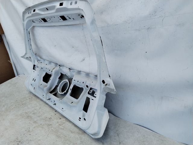 bontott VW GOLF VIII Csomagtérajtó (Üres lemez)