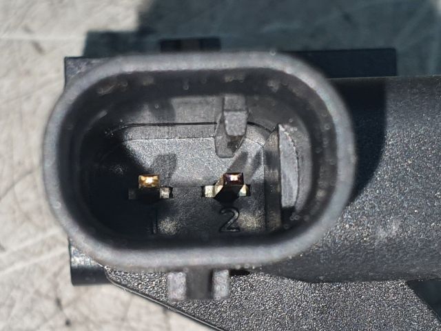 bontott VW GOLF VIII Első Középső Ütközés Érzékelő (Homlokfalon)