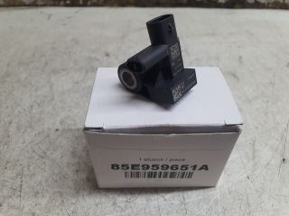 bontott VW GOLF VIII Első Középső Ütközés Érzékelő (Homlokfalon)