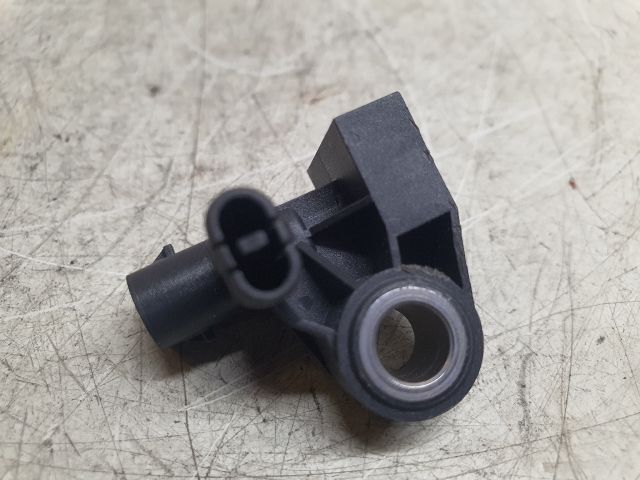 bontott VW GOLF VIII Első Középső Ütközés Érzékelő (Homlokfalon)