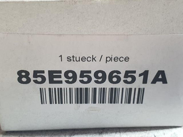 bontott VW GOLF VIII Első Középső Ütközés Érzékelő (Homlokfalon)