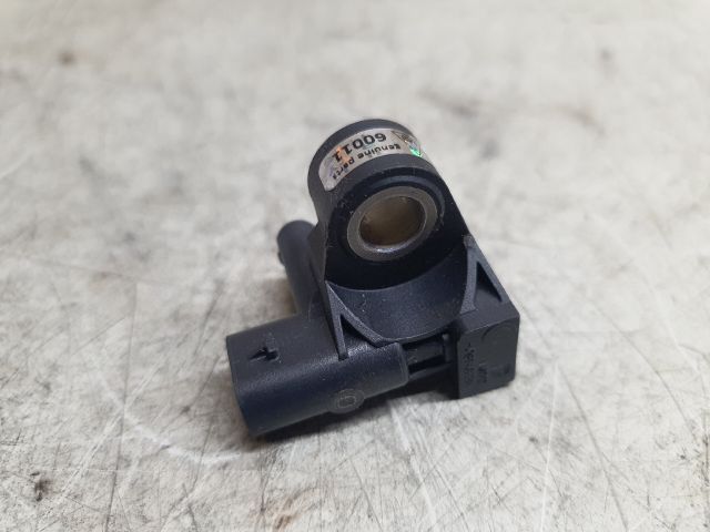 bontott VW GOLF VIII Első Középső Ütközés Érzékelő (Homlokfalon)