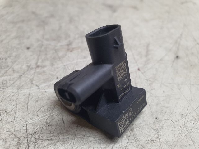 bontott VW GOLF VIII Első Középső Ütközés Érzékelő (Homlokfalon)