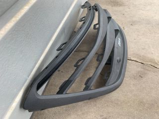 bontott VW GOLF VIII Első Lökhárító Bal Díszrács