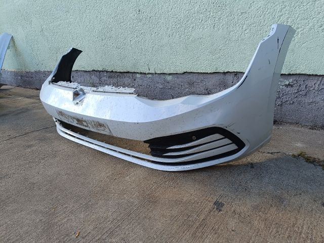 bontott VW GOLF VIII Első Lökhárító (Részeivel)