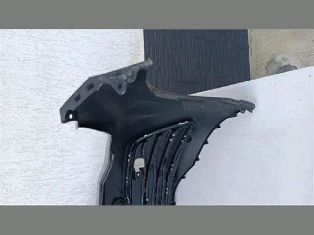 bontott VW GOLF VIII Első Lökhárító (Részeivel)