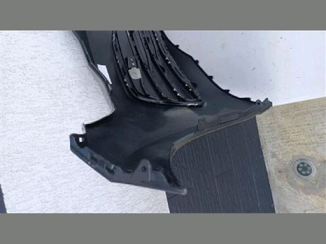 bontott VW GOLF VIII Első Lökhárító (Részeivel)