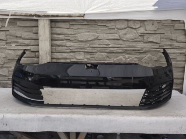 bontott VW GOLF VIII Első Lökhárító (Üresen)