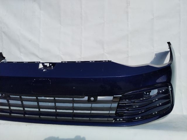 bontott VW GOLF VIII Első Lökhárító (Üresen)