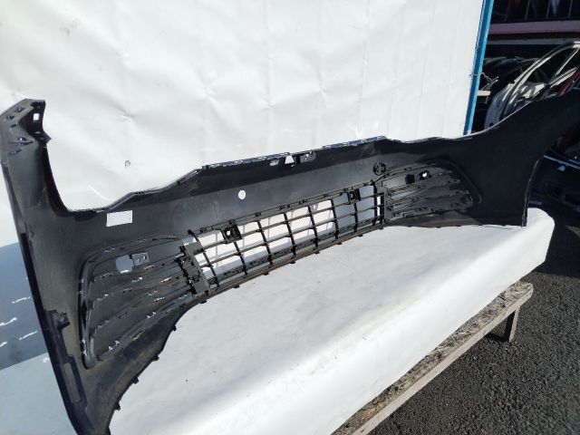 bontott VW GOLF VIII Első Lökhárító (Üresen)