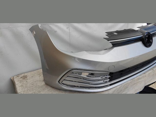 bontott VW GOLF VIII Első Lökhárító (Üresen)