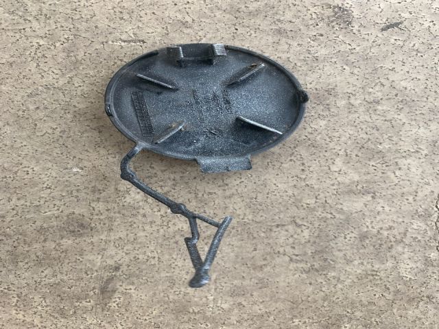 bontott VW GOLF VIII Első Vonószem Burkolat