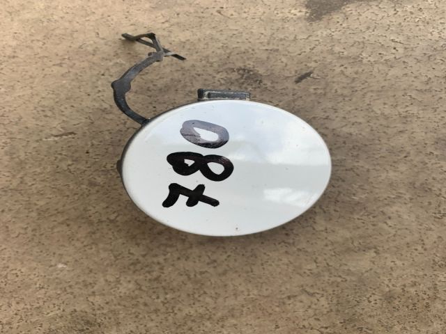 bontott VW GOLF VIII Első Vonószem Burkolat