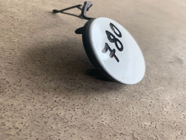 bontott VW GOLF VIII Első Vonószem Burkolat