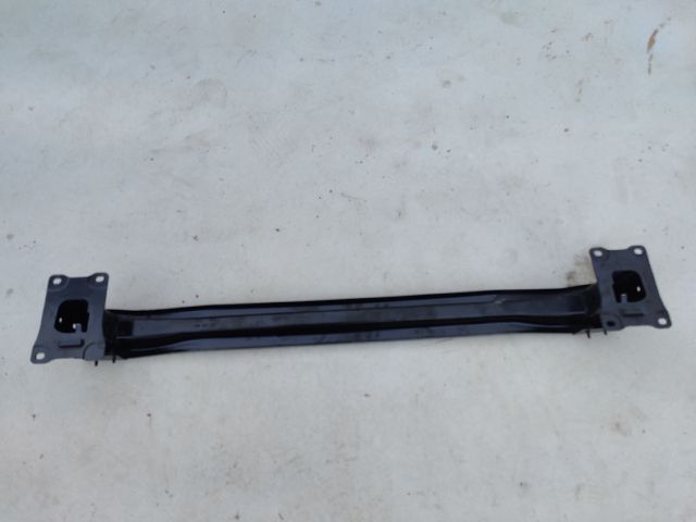 bontott VW GOLF VIII Hátsó Lökhárító Merevítő (Fém)