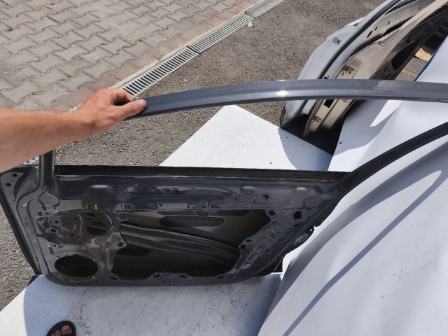 bontott VW GOLF VIII Jobb első Ajtó (Üres lemez)