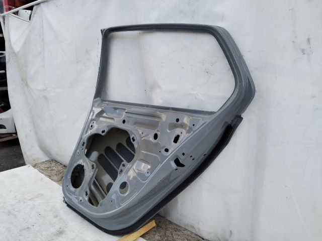 bontott VW GOLF VIII Jobb hátsó Ajtó (Üres lemez)