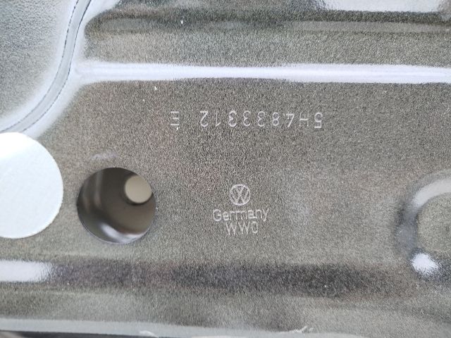 bontott VW GOLF VIII Jobb hátsó Ajtó (Üres lemez)