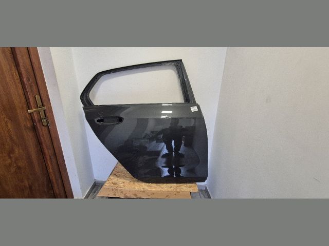 bontott VW GOLF VIII Jobb hátsó Ajtó (Üres lemez)