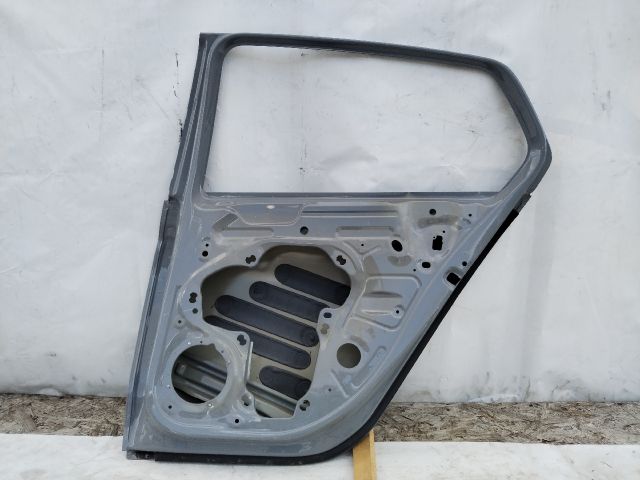bontott VW GOLF VIII Jobb hátsó Ajtó (Üres lemez)
