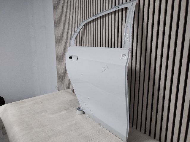 bontott VW GOLF VIII Jobb hátsó Ajtó (Üres lemez)