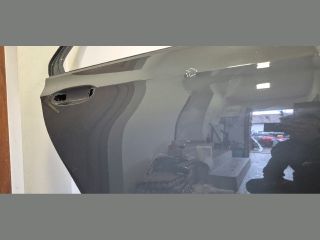bontott VW GOLF VIII Jobb hátsó Ajtó (Üres lemez)