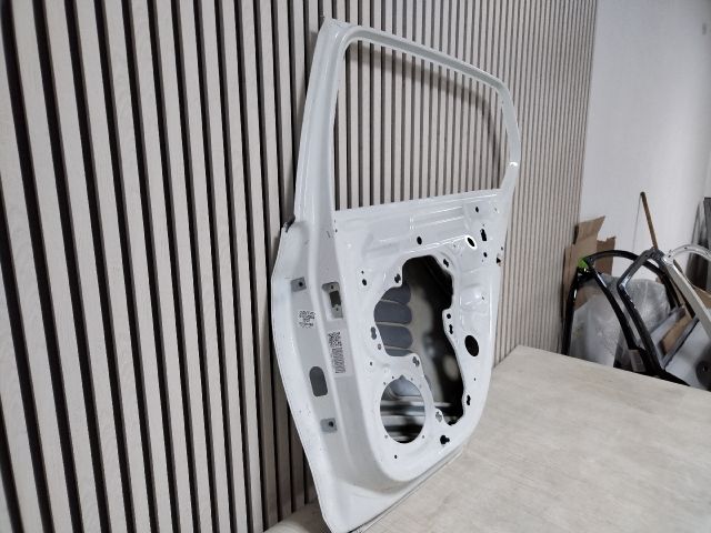 bontott VW GOLF VIII Jobb hátsó Ajtó (Üres lemez)