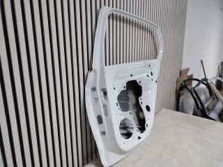 bontott VW GOLF VIII Jobb hátsó Ajtó (Üres lemez)