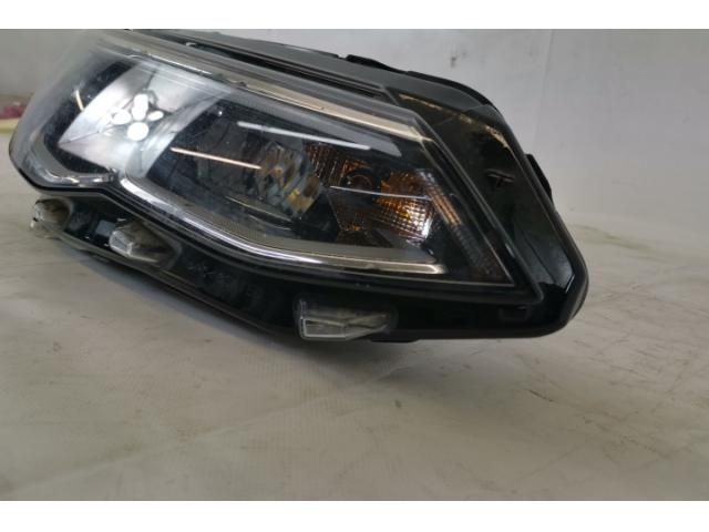 bontott VW GOLF VIII Jobb Ledes Fényszóró