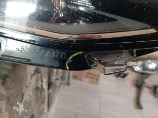 bontott VW GOLF VIII Jobb Ledes Fényszóró