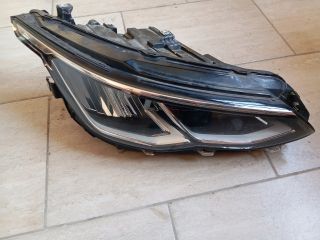 bontott VW GOLF VIII Jobb Ledes Fényszóró