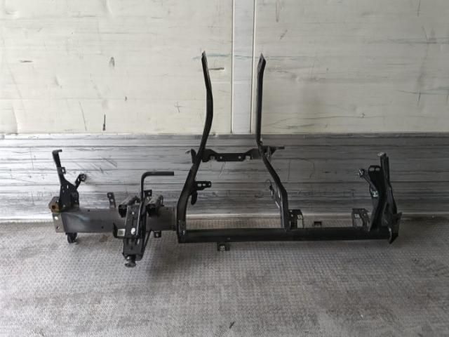 bontott VW GOLF VIII Tartó Bak