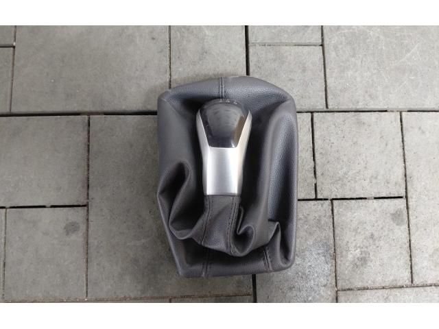 bontott VW GOLF VIII Váltógomb