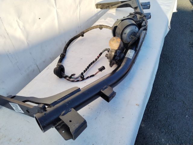 bontott VW GOLF VIII Vonóhorog