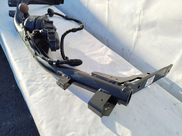 bontott VW GOLF VIII Vonóhorog